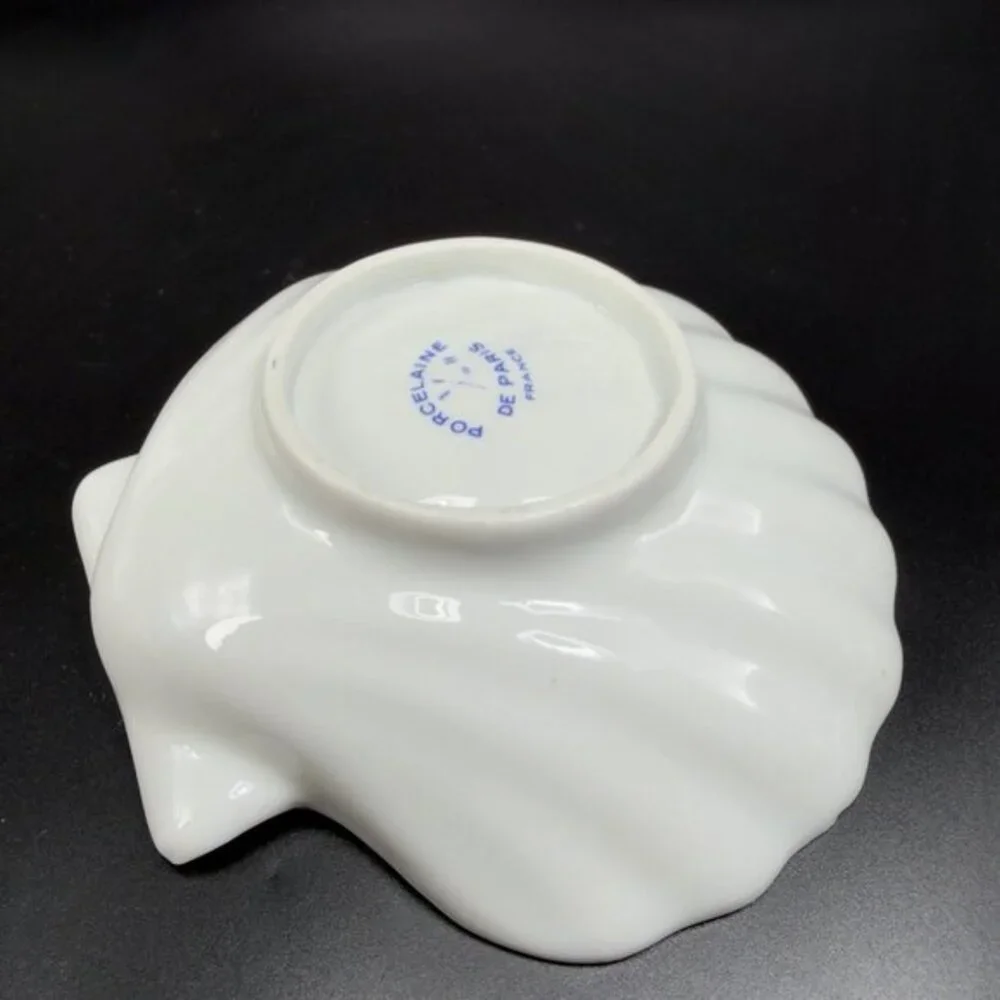 Porcelaine de Paris France Porcelain Shell Shaped Dish Plate Trinket Holder READ
